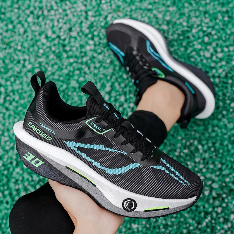أحذية جري رياضية خفيفة الوزن و - مراجعة Running Shoe Carbon وسعره