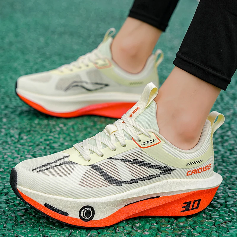 أحذية جري رياضية خفيفة الوزن و - مراجعة Running Shoe Carbon وسعره