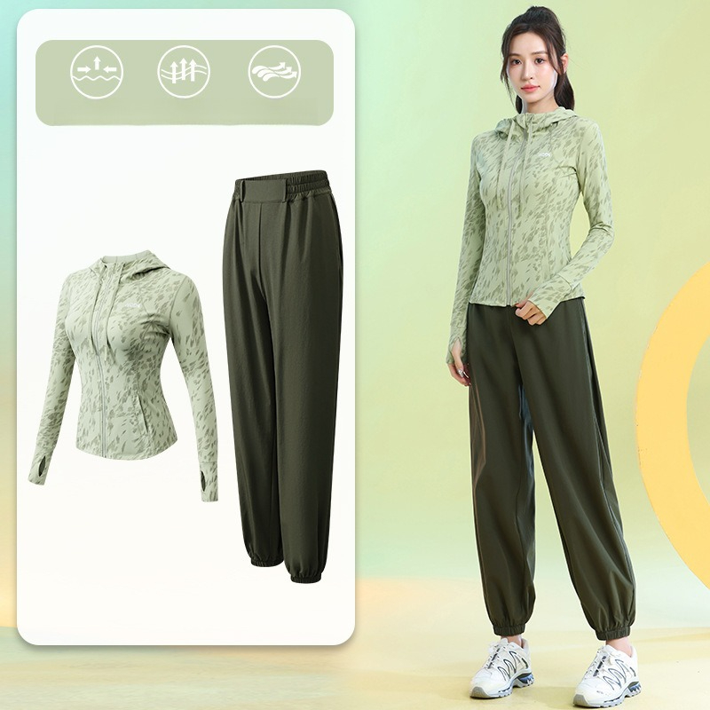 بدلة رياضية نسائية للجري بأكما - مراجعة Running Gear Gym وسعره