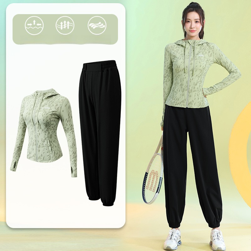 بدلة رياضية نسائية للجري بأكما - مراجعة Running Gear Gym وسعره